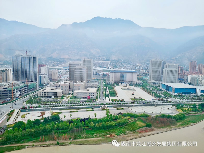 匠心傾注、喜封金頂——龍江?雙子座商住小區(qū)主體順利封頂