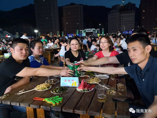 好嗨喲！隴南第一屆青島啤酒節(jié)開幕啦，為期8天
