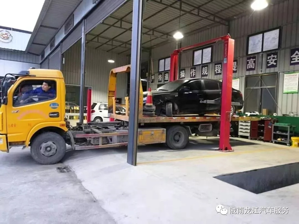 金錘鈑金，銀槍噴漆！龍江汽修值得信賴！